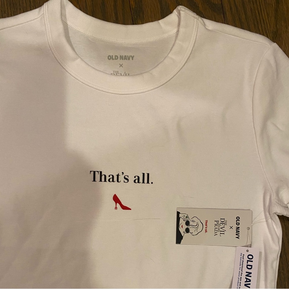 Old navy The devil wears Prada tshirt movie collectible merch white XXL (fits XL - Picture 4 of 5